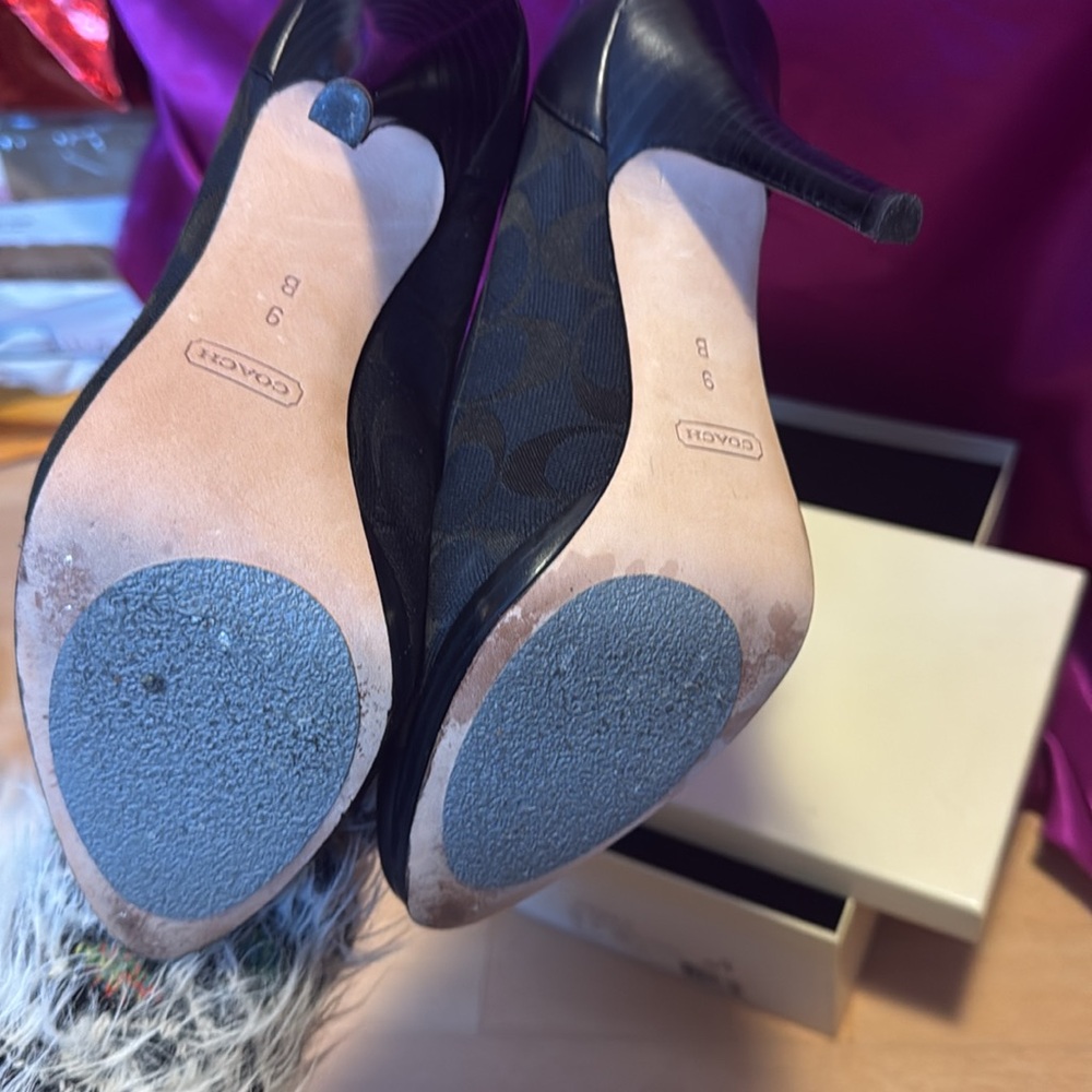 Coach Camille black leather and fabric size 9 heels in like new condition - Picture 7 of 9